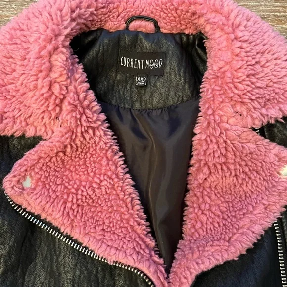NWOT CURRENT MOOD BLACK BORGE MOTO FAUX LEATHER JACKET W. PINK FAUX FUR, XXS - Picture 3 of 7